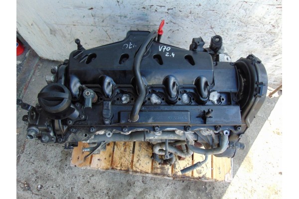 ENGINE POST VOLVO V70 III 2 4 D5 D5244T PAW IN TIMING PLASTIC COVER Catalog number of the part D5244T