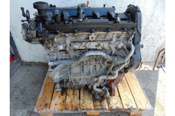 ENGINE POST VOLVO V70 III 2 4 D5 D5244T PAW IN TIMING PLASTIC COVER Car type cargo vans passenger cars