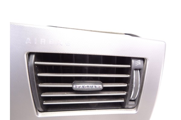 8X23014A22AH REJILLA AIREADORA JAGUAR XF