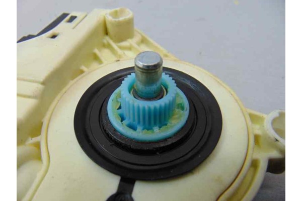 4F0959801C MOTOR ELEVALUNAS TRASERO IZQUIERDO AUDI A6 BERLINA (4F2) 2.7 TDI 4F0959801C 183606 AUDI - 4