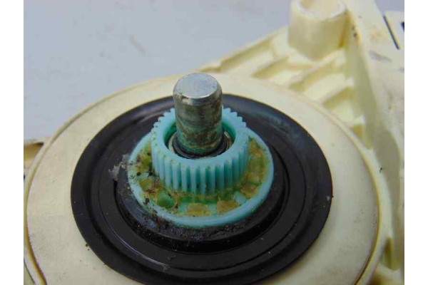 4F0959802D MOTOR ELEVALUNAS DELANTERO DERECHO AUDI A6 BERLINA (4F2) 2.7 TDI 4F0959802D 183608 AUDI - 2