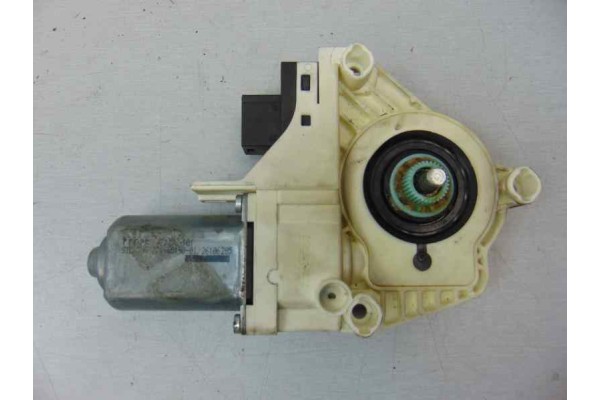 4F0959801D MOTOR ELEVALUNAS DELANTERO IZQUIERDO AUDI A6 BERLINA (4F2) 2.7 TDI 4F0959801D 183611 AUDI - 1
