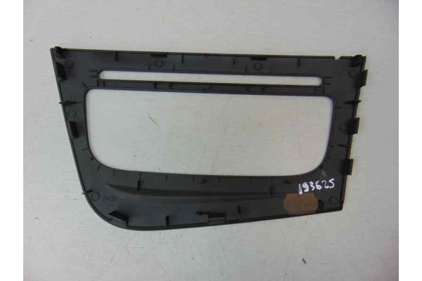 1P1858063C MOLDURA SEAT LEON (1P1) Comfort Limited 1P1858063C 183625 SEAT - 1