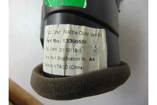 13300555  REJILLA AIREADORA OPEL ASTRA J BERLINA 5P Selective Business 13300555 183657 OPEL - 2