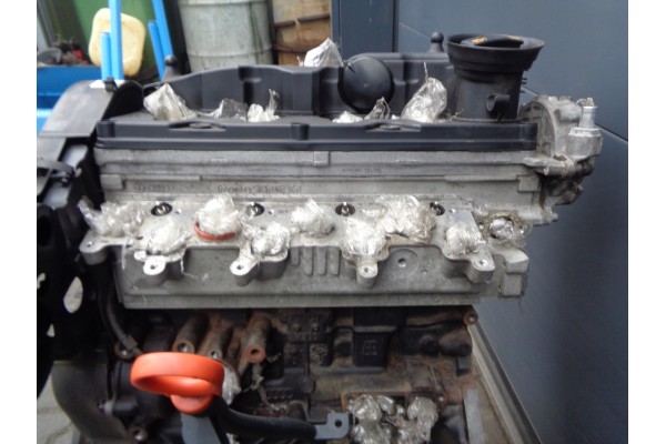 Motor VW Skoda 1.6 TDI CAY sin termostato