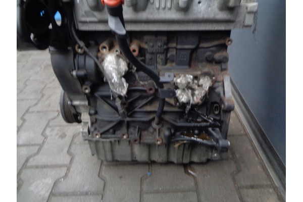 Motor VW Skoda 1.6 TDI CAY sin termostato