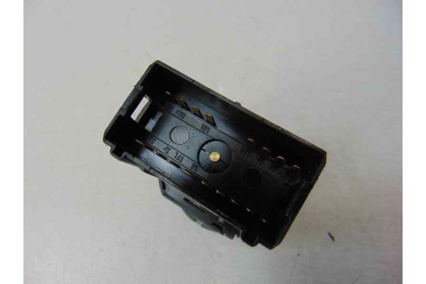 8E0941531  MANDO LUCES AUDI A4 AVANT (8E) 1.8 T Quattro 2005 8E0941531 184750 AUDI - 2