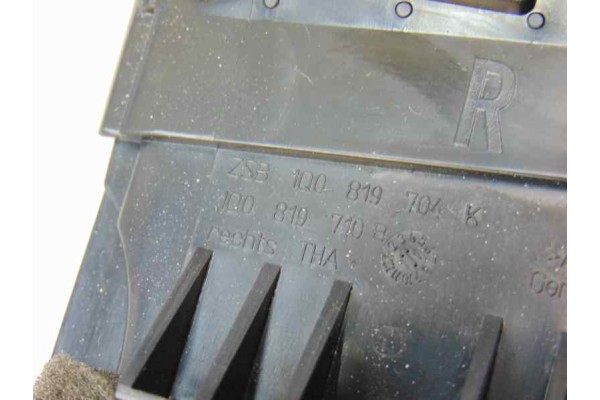 1Q0819704K REJILLA AIREADORA VOLKSWAGEN SCIROCCO (137) 2.0 TDI (103kW) BlueMotion 2011 1Q0819704K 186756 VOLKSWAGEN - 5