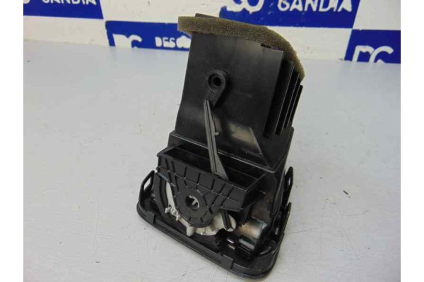 1Q0819709B REJILLA AIREADORA VOLKSWAGEN SCIROCCO (137) 2.0 TDI (103kW) BlueMotion 2011 1Q0819709B 186757 VOLKSWAGEN - 2