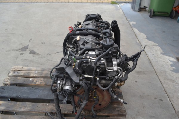 COMPLETE MOTOR Volvo 2 4 D5 121 thousand D5244T8 V70 Catalog number of substitutes Lapa w rozrzadzie