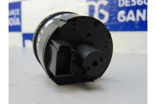 3C8941431N MANDO LUCES VOLKSWAGEN SCIROCCO (137) 2.0 TDI (103kW) BlueMotion 2011 3C8941431N 186772 VOLKSWAGEN - 4