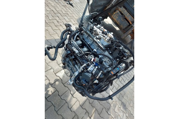 PEUGEOT 3008 1 2 THP ENGINE COMPLETE 10XVA8 HN05 15 THOUSAND KM Part manufacturer Peugeot OE