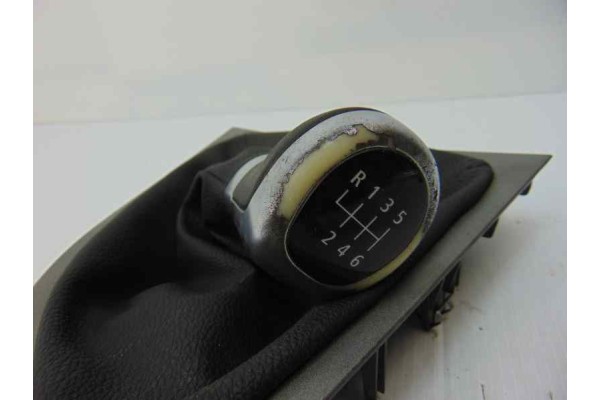 7129143  POMO PALANCA CAMBIO BMW SERIE 1 BERLINA (E81/E87) 118d 2008 7129143 187314 BMW - 3