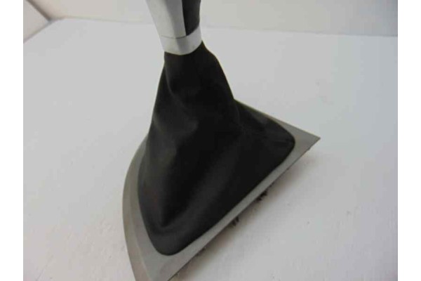 7129143  POMO PALANCA CAMBIO BMW SERIE 1 BERLINA (E81/E87) 118d 2008 7129143 187314 BMW - 6