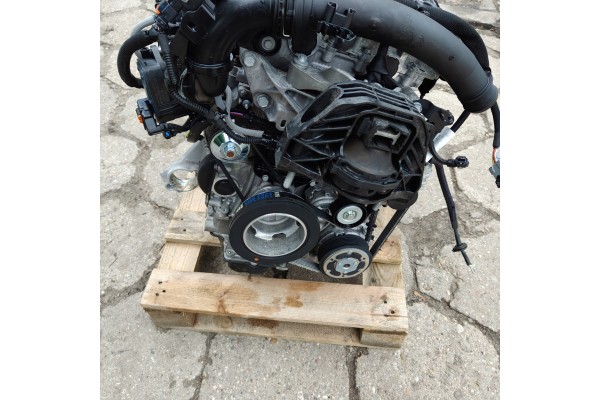 PSA 1 2 THP PEUGEOT 2008 II Hn05 10z1ac 30 THOUSAND MILEAGE Car type passenger cars