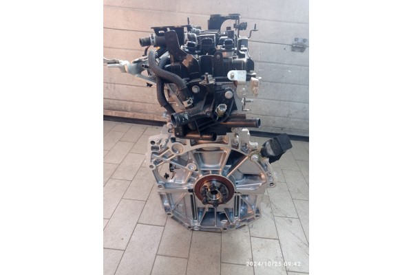 Motor Renault Captur II 1.6 E-TECH H4MC632 con 20 km, como nuevo