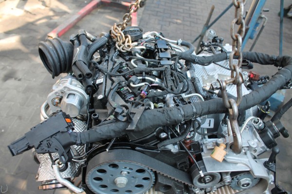 ENGINE COMPLETE AUDI 2 0 TDI 7TYS KM DYY Version European