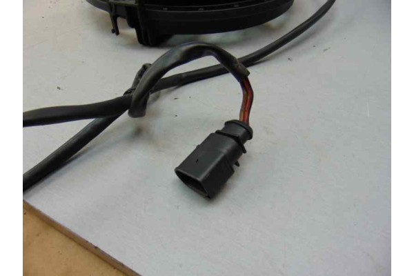 2 PIN ELECTROVENTILADOR AUDI A6 BERLINA (4B2) 2.5 TDI 2002 2 PIN 176258 AUDI - 2