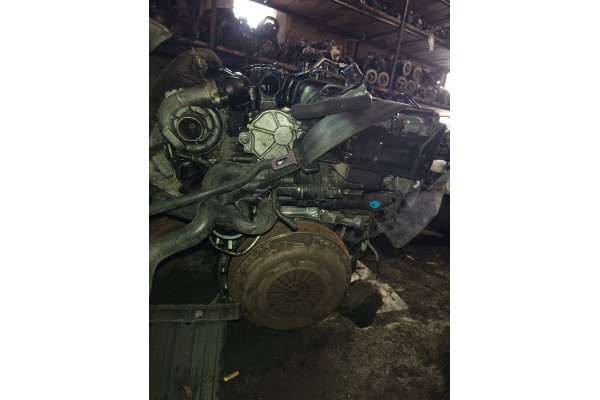 Motor Volvo S40 II V50 C30 Peugeot Ford Focus MK2 1.6 HDI D4164T 9HX 9