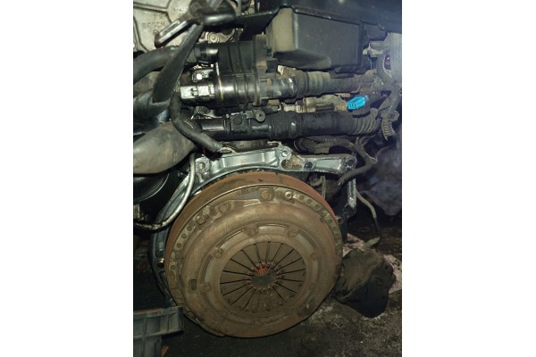 Motor Volvo S40 II V50 C30 Peugeot Ford Focus MK2 1.6 HDI D4164T 9HX 9