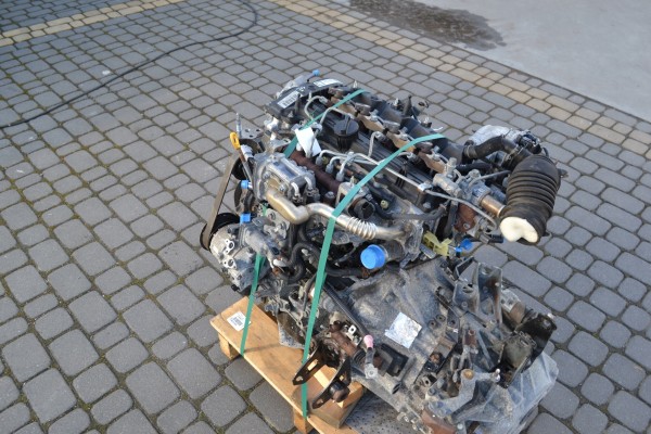 Engine SET Auris Avensis T27 2 0 D4D 1AD Euro5 12r plastic cover Catalog number of the part Silnik KOMPLET Auris Avensis T27 2 0