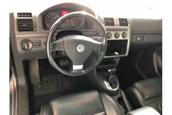 VOLKSWAGEN TOURAN (1T2) Sport
