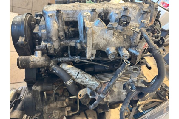 Damaged engine Mitsubishi L 200 2 5 DID Catalog number of the part 549 2021