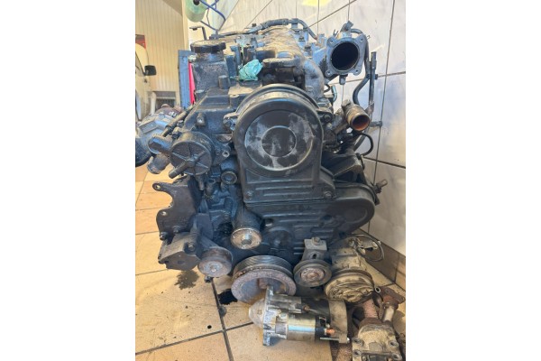 Damaged engine Mitsubishi L 200 2 5 DID Packaging status no packaging