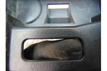 850420005R  MOLDURAS TRASERAS RENAULT MEGANE III COUPE Dynamique 2009 850420005R 184669 RENAULT - 5