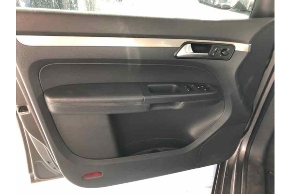 VOLKSWAGEN TOURAN (1T2) Sport