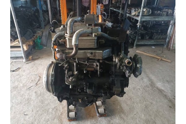 Poste de motor desnudo Mitsubishi Pajero 3 3.2 D 4M41