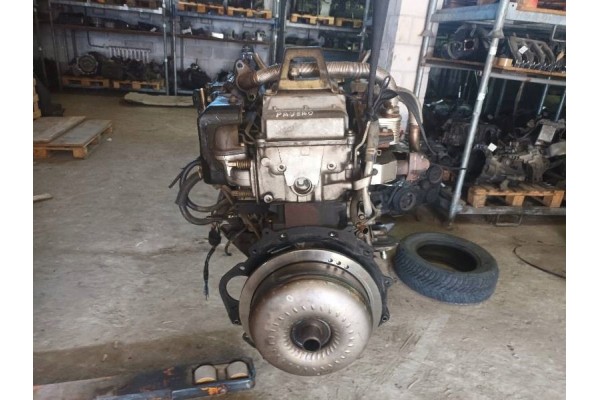 Poste de motor desnudo Mitsubishi Pajero 3 3.2 D 4M41