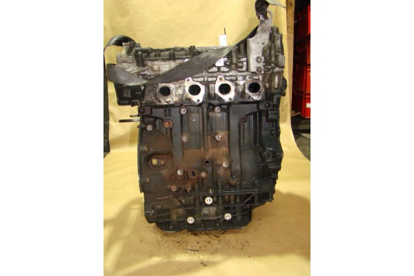 ENGINE BARE POST HIT VIVARO 2 0 M9R782 197 THOUSAND KM Car type cargo vans passenger cars