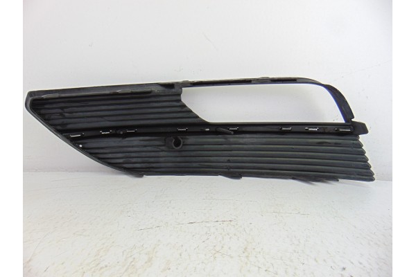 8V3807682A REJILLA PARAGOLPES DERECHA AUDI A3 SPORTBACK (8VA)