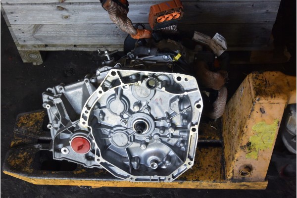GEARBOX RENAULT ARCANA CLIO CAPTUR 1 6 E TECH 231B15778R 304011549R