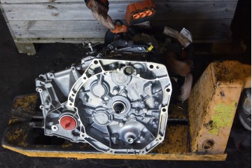 GEARBOX RENAULT ARCANA CLIO CAPTUR 1 6 E TECH 231B15778R 304011549R