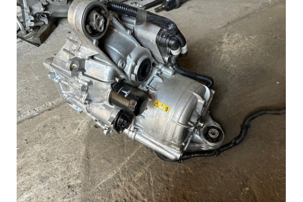 Motor trasero Tesla Model 3 2021 dañado 1120990-00-H