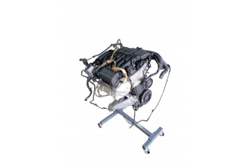 Volkswagen Touareg II 2013 Front Engine