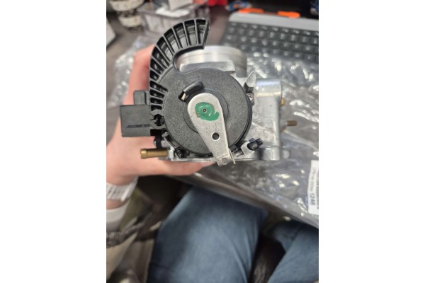 Hella 8UK 007 623 191 Throttle body Car type passenger cars
