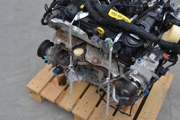 Complete engine Opel Zafira B16DTH 105tkm F V Car type passenger cars