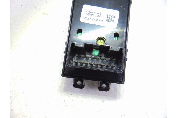 93570-A2100 MANDO ELEVALUNAS DELANTERO IZQUIERDO KIA CEED (JD) Concept 2012 93570-A2100 203784 KIA - 4