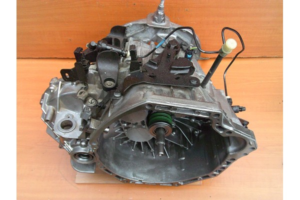 RENAULT TRAFIC III VIVARO 2 1 6 DCI CDTI GEARBOX PF6040 320108718R 500 PLN