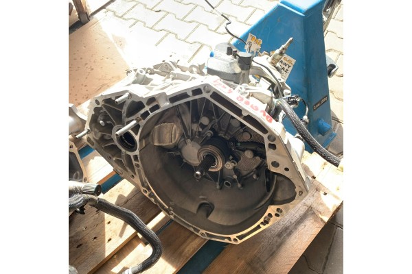 TRANSMISSION TL8B014 320102278R 1 5 DCI BLUE K9KU878 DACIA DUSTER II 4x4 Catalog number of the part SKRZYNIA BIEGOW TL8B014 3201
