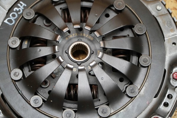 TRANSMISSION CLUTCH D03H KONA II 1 6 HYBRID 24r 3856HP ORIGINAL 22 Part manufacturer Hyundai OE
