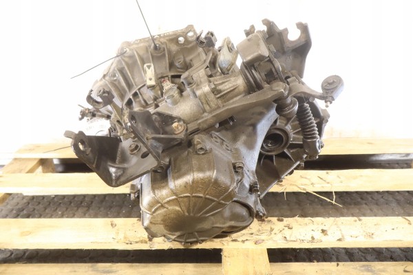 5 SPEED GEARBOX COROLLA IX E12 1 4 31115 02030 Packaging status replacement