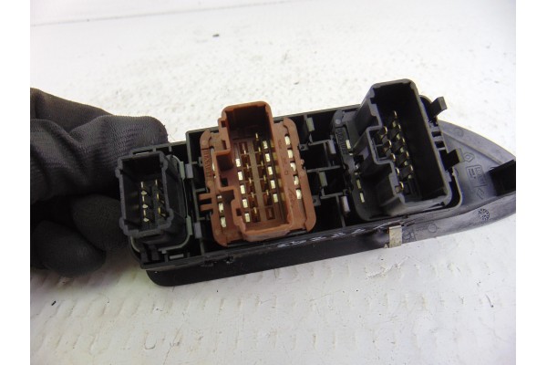 8200397298B MANDO ELEVALUNAS DELANTERO IZQUIERDO RENAULT VEL SATIS (BJ0) Initiale 2005 8200397298B 198863 RENAULT - 4