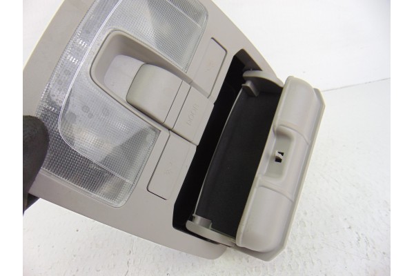 77670-34000 LUZ INTERIOR SSANGYONG TIVOLI Limited 4x2 2017 77670-34000 199186 SSANGYONG - 2