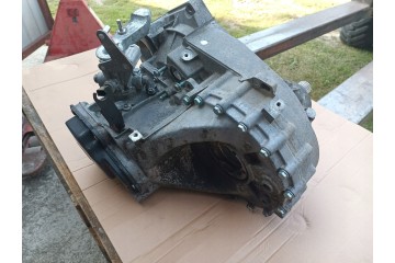 VW T5 1 9 TDI Gearbox GTY 100 EFFICIENT WARRANTY NOT REMANUFACTURED Part manufacturer Volkswagen OE
