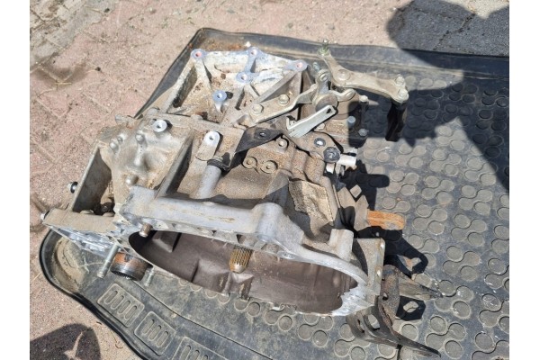 GEARBOX TOYOTA RAV4 IV 4 D CAT 2 2 15R HYK8 F Part manufacturer Toyota OE