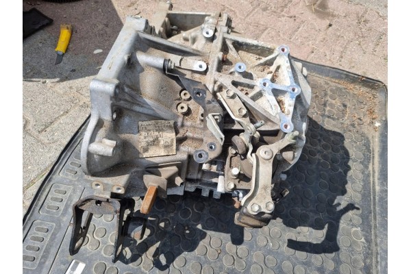 GEARBOX TOYOTA RAV4 IV 4 D CAT 2 2 15R HYK8 F Catalog number of the part HYK8 F